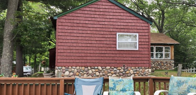 Pines of Paradise (Lake View Motor Court) - From Web Listing (newer photo)